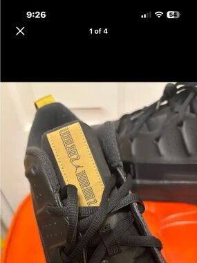 Jordan Men's Black and Yellow Sneakers